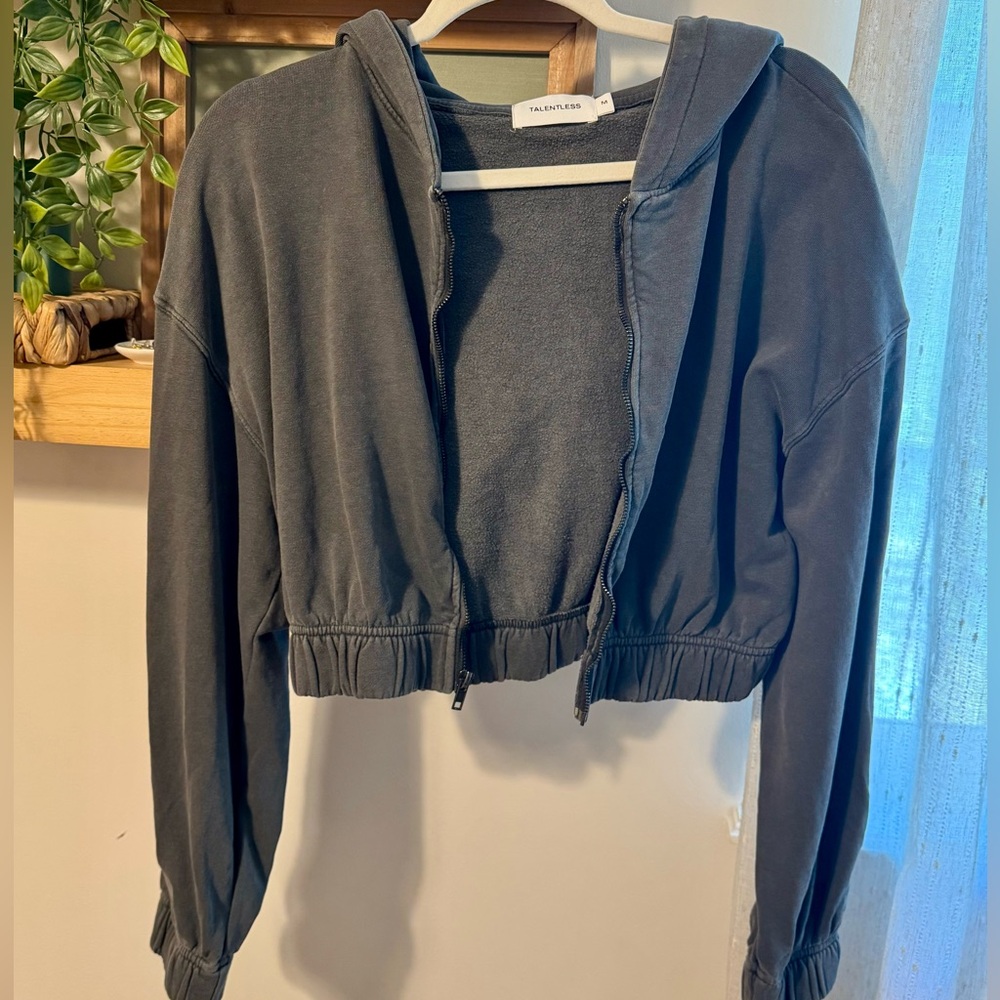 Talentless women’s zip crop jacket